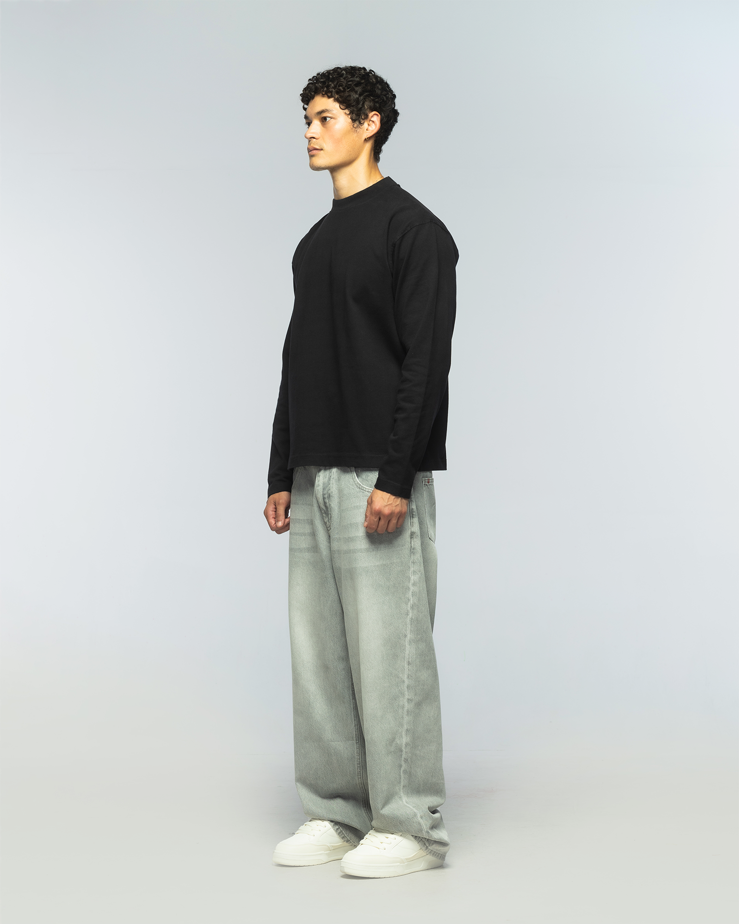 ESSENTIALS LONG SLEEVE BLACK
