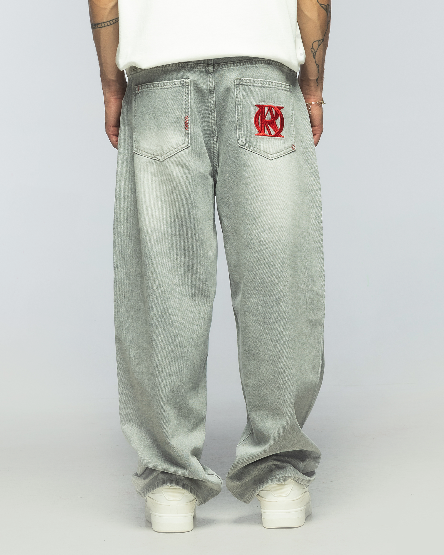 WASHED GREY BAGGY DENIM