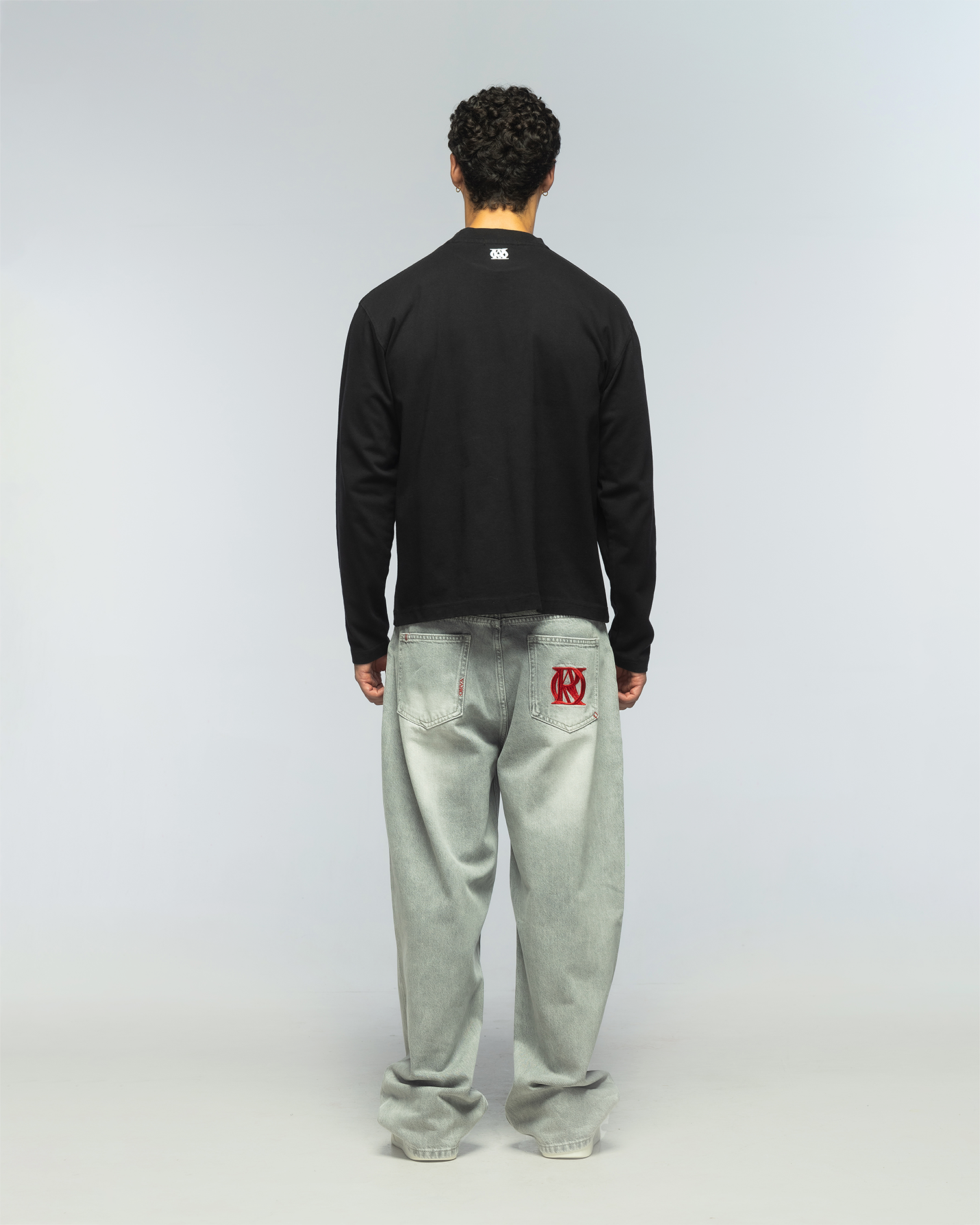 ESSENTIALS LONG SLEEVE BLACK