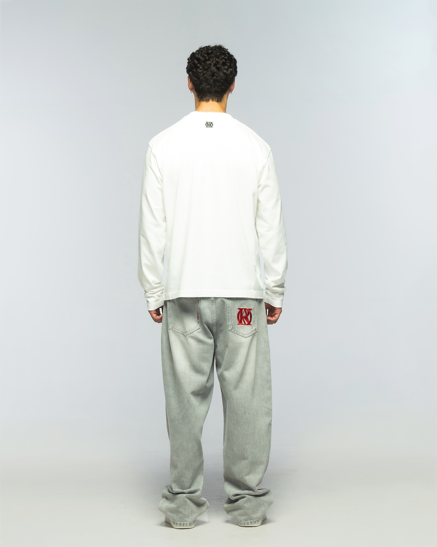 ESSENTIALS LONG SLEEVE ECRU WHITE